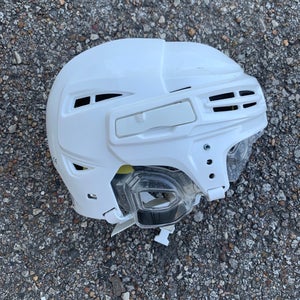 Youth 6 1/8 to 6 3/4 Used Bauer Re-Akt 150 Helmet