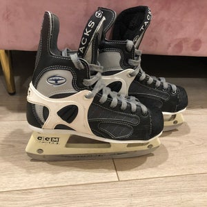 Used CCM Ultra Tacks Ice Hockey Skates Jr. Size 4