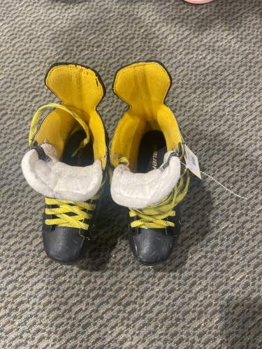 Intermediate Used Bauer Supreme 160 Hockey Skates D&R (Regular) 5.0