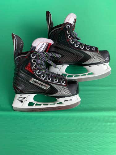 Youth Used Bauer Vapor X100 Hockey Skates D&R (Regular) 11.0