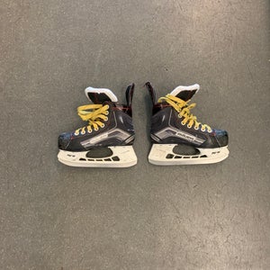 Youth Used Bauer Vapor X300 Hockey Skates D&R (Regular) 13.0