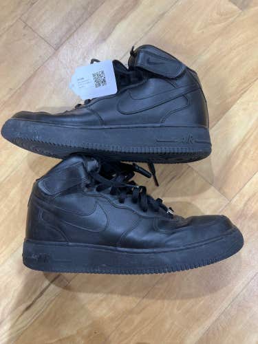 Adult Used Men's 12.0 (W 13.0) Nike Shoes AF-1