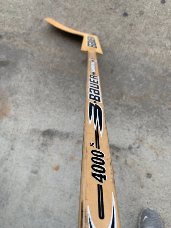 Used Junior Bauer Supreme 4000 Jr. Hockey Goalie Stick (28")