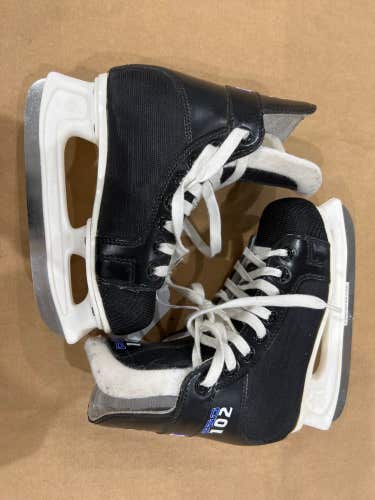 Used CCM Pro 102 Hockey Skates D&R (Regular) 12.0