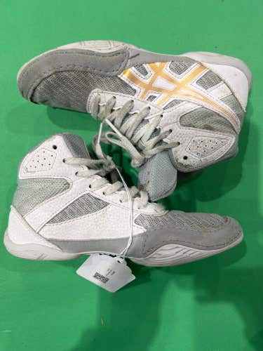 Used Youth Asics Wrestling