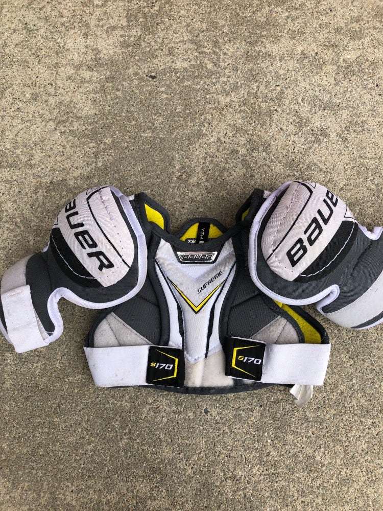 Used Youth Bauer Supreme S170 Hockey Shoulder Pads (Size: Large)