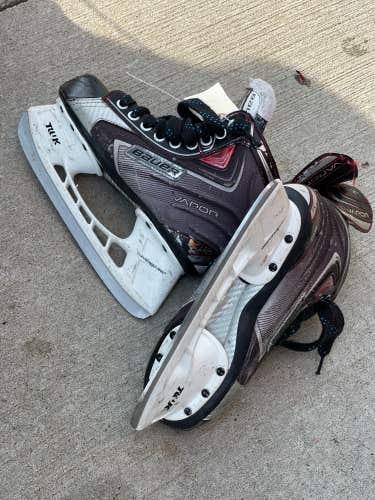 Intermediate Used Bauer Vapor x50 Hockey Skates D&R (Regular) 3.5