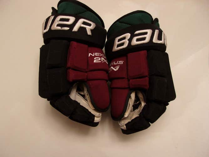 ARIZONA COYOTES Anton Stralman game-worn Bauer Nexus 2N throwback gloves (size 14) 2021-22