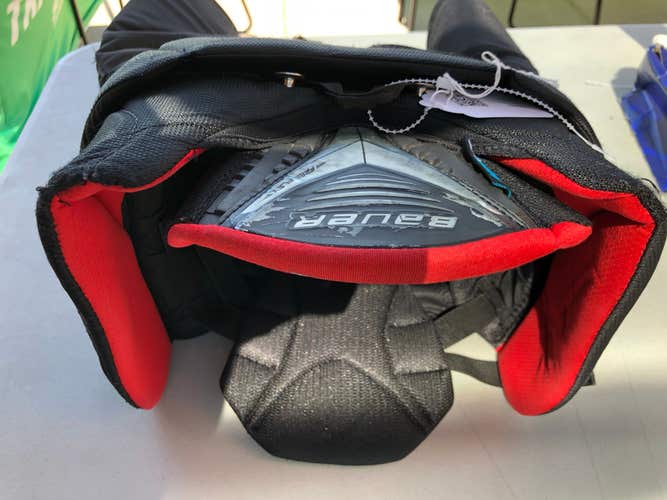 Junior Used Small Bauer Vapor X900 Hockey Pants