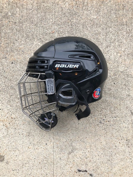 Used Medium Bauer Re-Akt 75 Helmet Retail