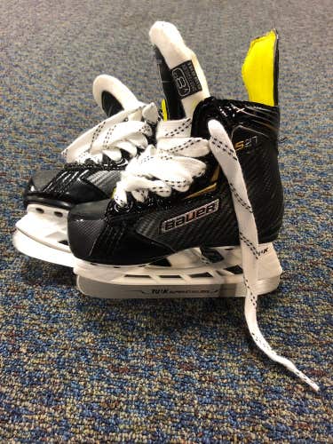 Youth Used Bauer Supreme S27 Hockey Skates 8.0