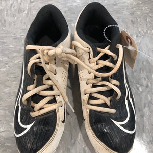 White Used Youth Men's 3.5 (W 4.5) Molded Nike vapor Cleat Height Footwear