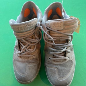 Used Men's 11.0 (W 12.0) Nike Footwear