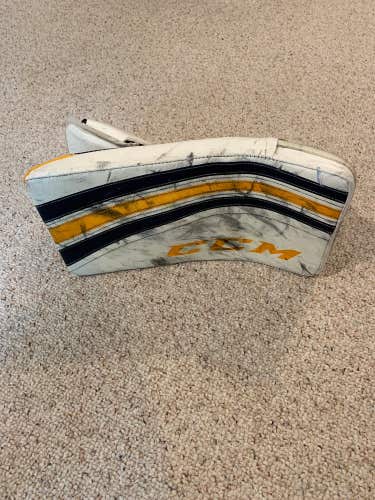 Used Reebok XLT28 Regular Goalie Blocker