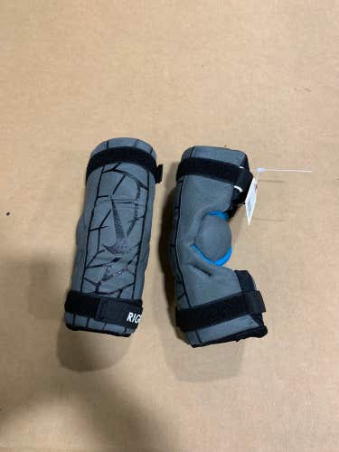 Used Youth Medium Nike Arm Pads