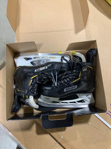 Senior Used Bauer Supreme 2S Hockey Skates D&R (Regular) 9.0