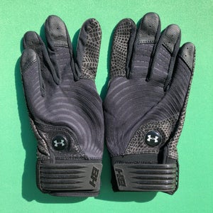 Used White Medium Under Armour BH Batting Gloves