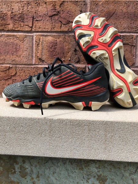 Used Youth Nike Trout Baseball Cleats - Size: M 5.5 (W 6.5