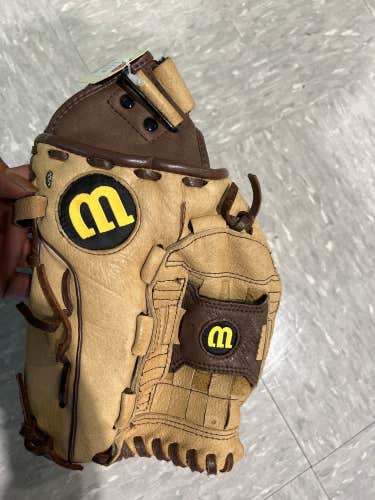 Tan Used Wilson A450 Right Hand Throw Baseball Glove 12"