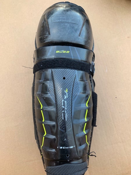 Used CCM Tacks 6052 Shin Pads