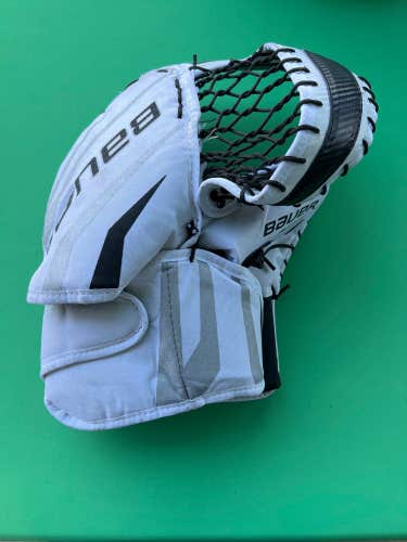 Used Bauer Full Right Goalie Glove