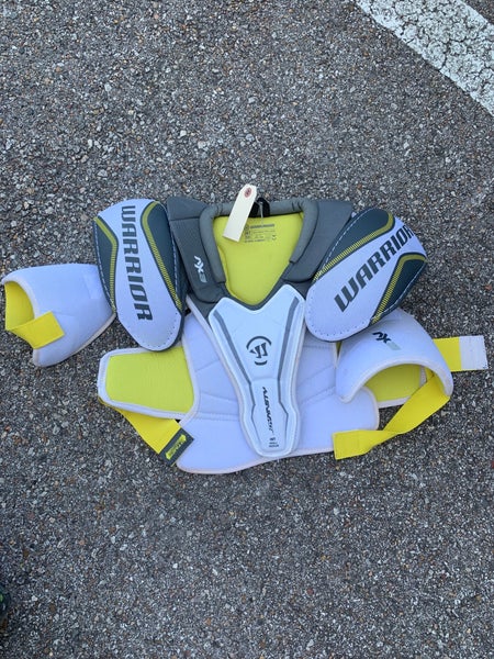 Used S/M Warrior Dynasty Shoulder Pads
