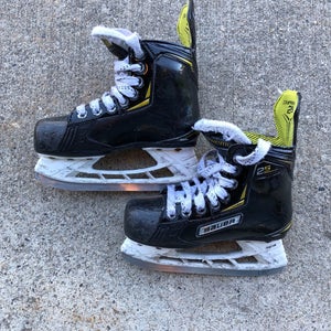 Youth Used Bauer Supreme 2S Hockey Skates D&R (Regular) Retail 12.5