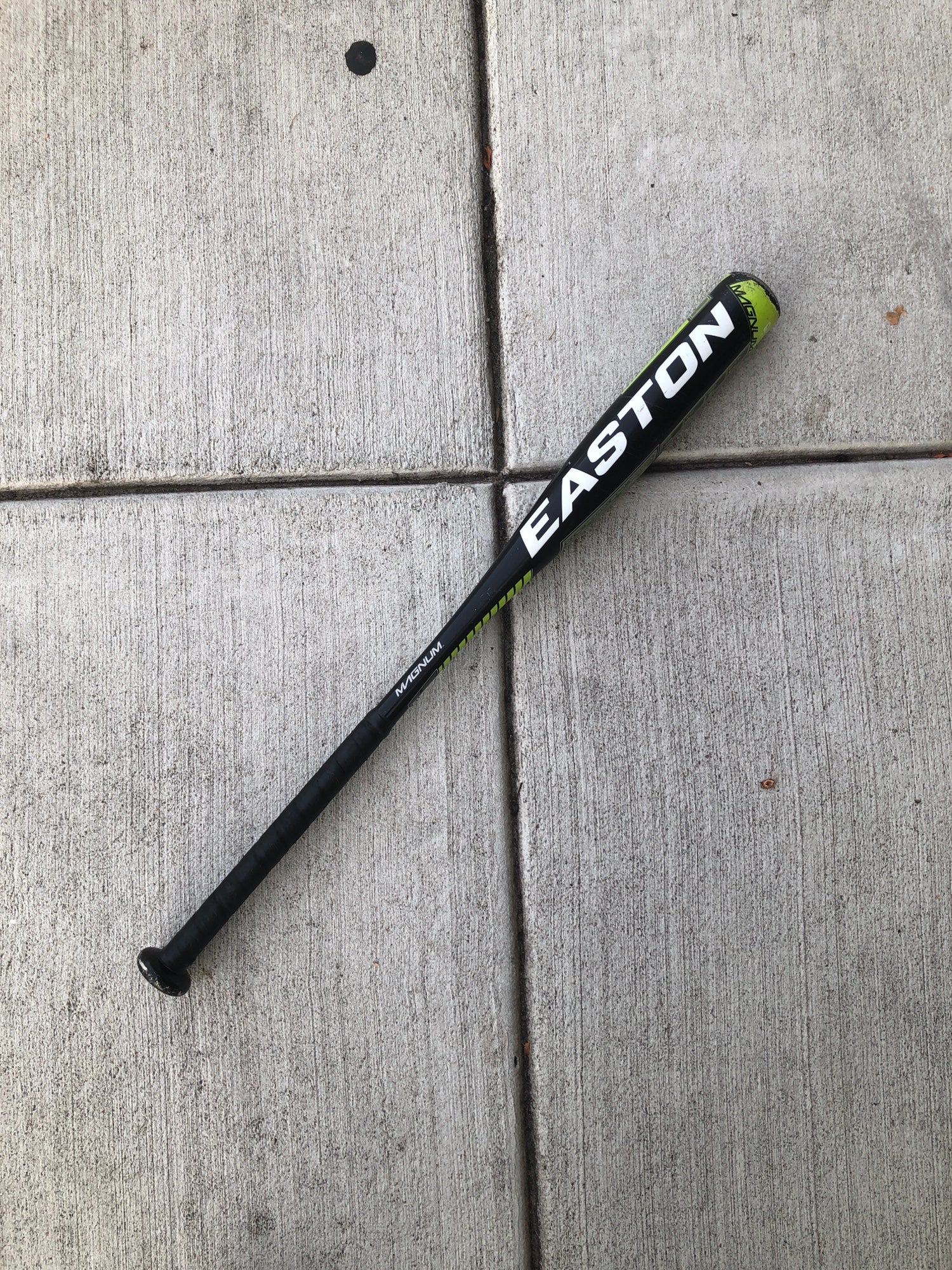 Batte De Baseball Jeunesse Easton Magnum LK40 - 27" (19 Oz, -8) - Occasion