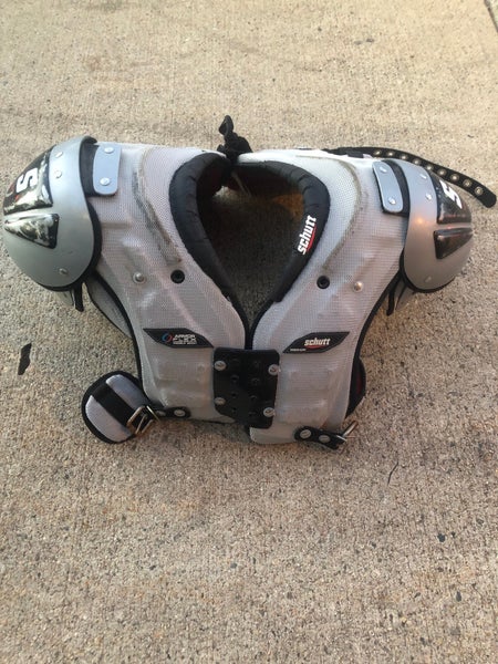 Used Medium Schutt Varsity Flex 4.0 Shoulder Pads