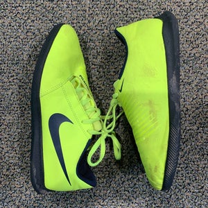 Used Youth Size 4.0 (W 5.0) Indoor Nike Soccer Shoes