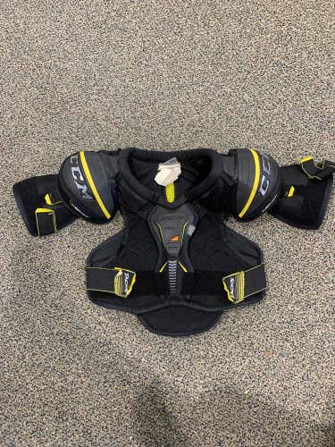 Used Junior Small CCM Tacks 7092 Shoulder Pads