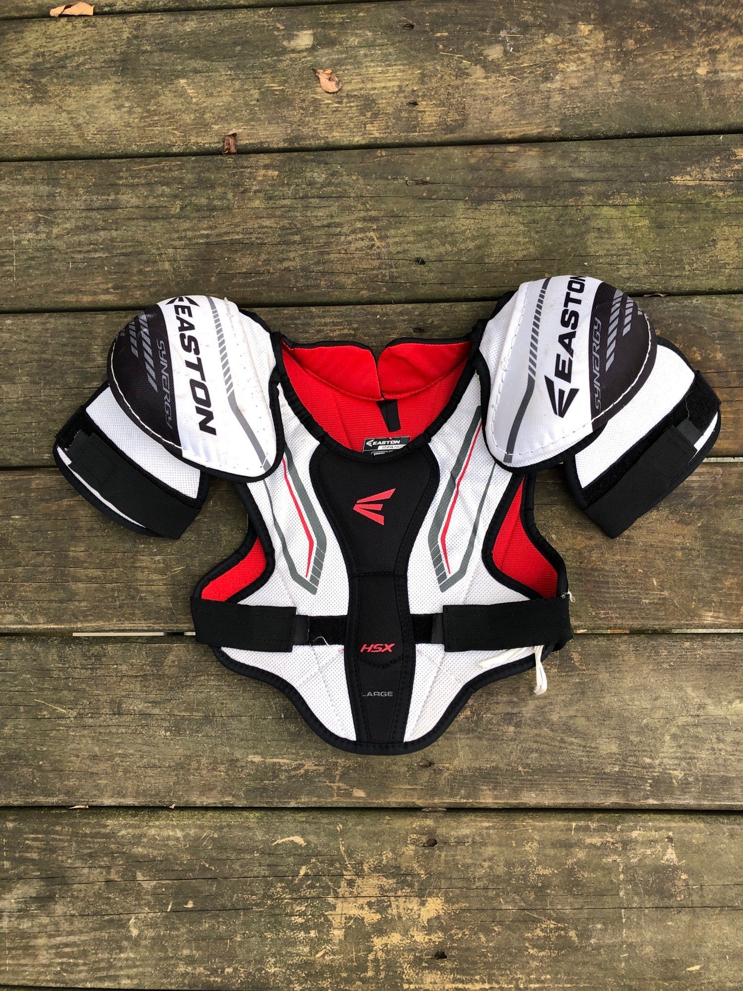 Easton Synergy EQ50 Shoulder Pads- Sr