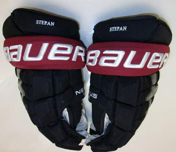ARIZONA COYOTES Derek Stepan game-worn 15-inch Bauer Nexus 1N gloves (size 15) 2018-19