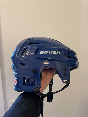 Used Medium Bauer  Re-Akt 150 Helmet
