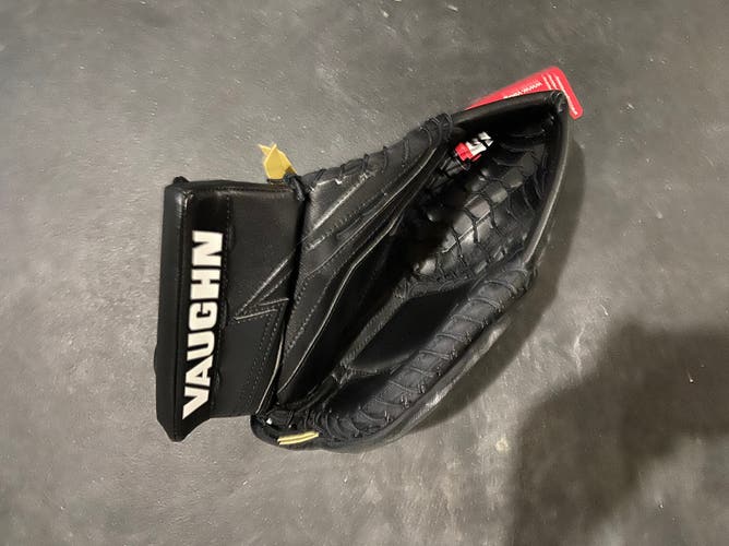 Vaughn Velocity V9 Goal Glove - Intermediate