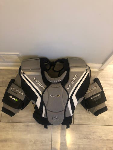 Used Medium Vaughn  Ventus SLR Pro Carbon Goalie Chest Protector
