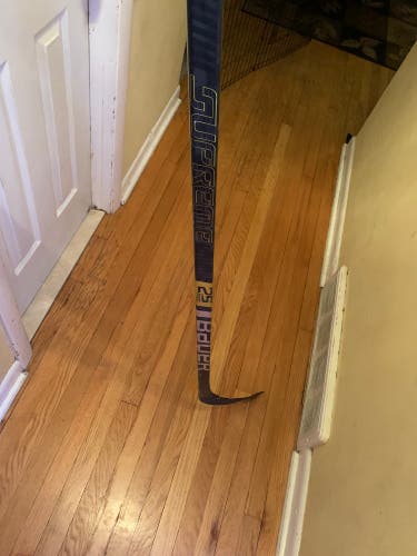 Intermediate Right Handed P88  Supreme 2S Pro Hockey Stick