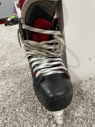 Used Bauer Regular Width  Size 8 Vapor X500 Hockey Skates