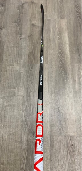 Senior New Right Handed Bauer Vapor Hyperlite Hockey Stick P92