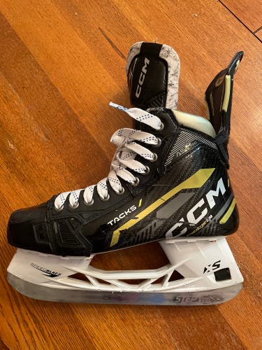 CCM Tacks ASV Pro Hockey Skates with 2 Sets of Blades