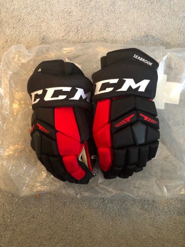 CCM HGTKXP 15” Pro Stock Hockey Gloves Brand New Chicago Blackhawks Seabrook