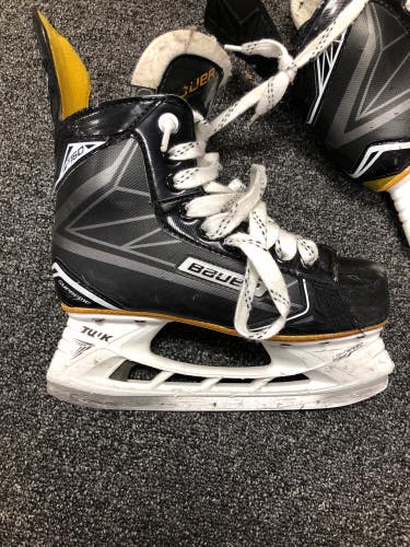 Junior Used Bauer Supreme 160 Hockey Skates D&R (Regular) 3.0