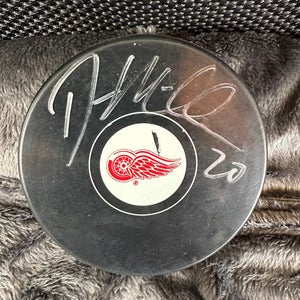 Detroit Red Wings Drew Miller signed puck