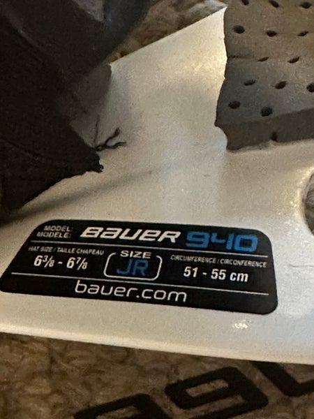 Bauer 940 Jr. Goalie Mask | SidelineSwap | Buy and Sell on SidelineSwap