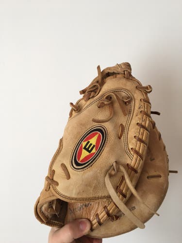 Easton Natural Lite Catcher’s Mitt w/ VRS Padding-Used
