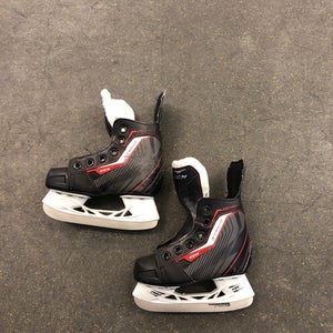 Junior Used CCM JetSpeed 250 Hockey Skates D&R (Regular) 9.0