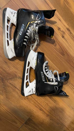 Used Bauer Regular Width Size 9 Supreme S29 with Matrix Upgrade Hockey Skates