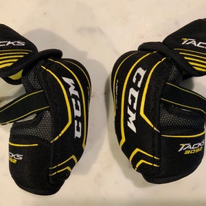 Used Small CCM Tacks 3092 Elbow Pads Retail