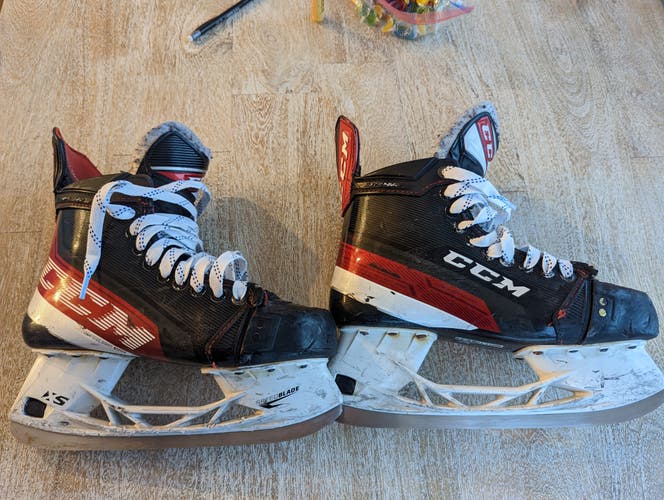 Senior Used CCM JetSpeed FT4 Hockey Skates Regular Width Size 8
