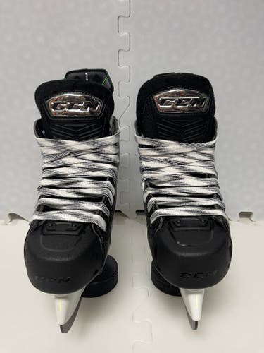 Junior New CCM RibCor Platinum Hockey Skates Regular Width Size 4.5
